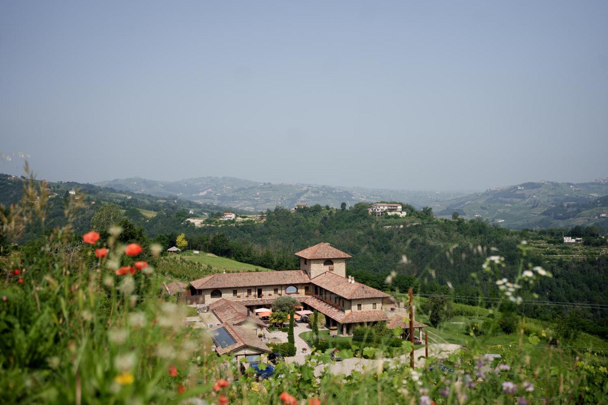 I Tre Poggi Dimora Di Charme Villa Canelli Ngoại thất bức ảnh